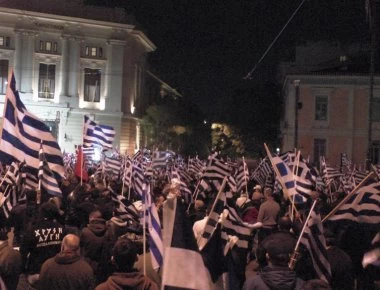 Δυναμική επιστροφή του Λαϊκού Συνδέσμου-Χρυσή Αυγή με δημοσκοπήσεις και πορεία στο κέντρο της Αθήνας (βίντεο)